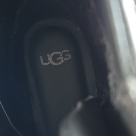 UGG NOE Boots with Buckles - Picture 9 of 13